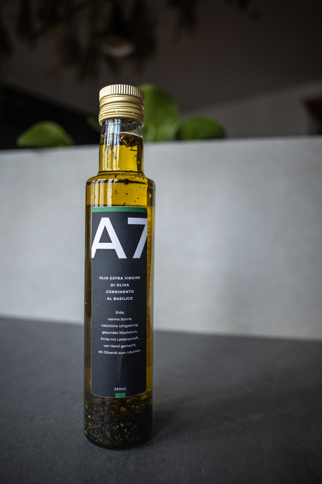 A7 - Kaltgepresstes natives Olivenöl mit Basilikum