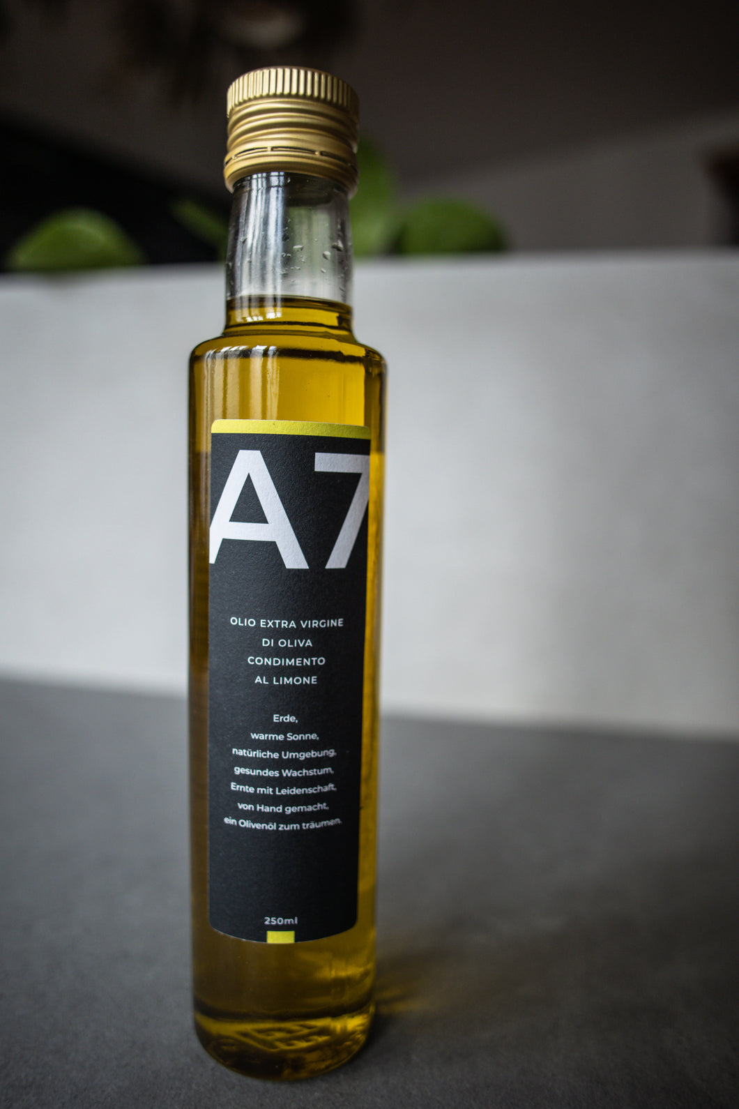 A7 - Kaltgepresstes natives Olivenöl mit Zitrone